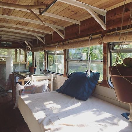 Cosmic English Bus 2 Floor Mimizan Ngoại thất bức ảnh