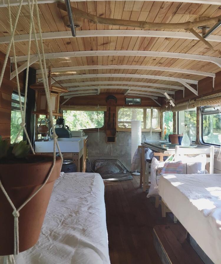 Cosmic English Bus 2 Floor Mimizan Ngoại thất bức ảnh
